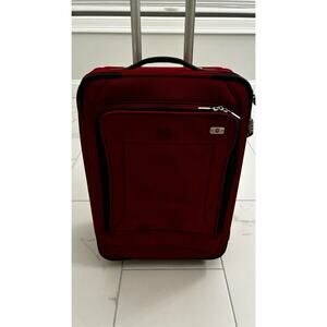 Victorinox Mobilizer NXT Red 22” Upright Wheeled Luggage Bag, Large